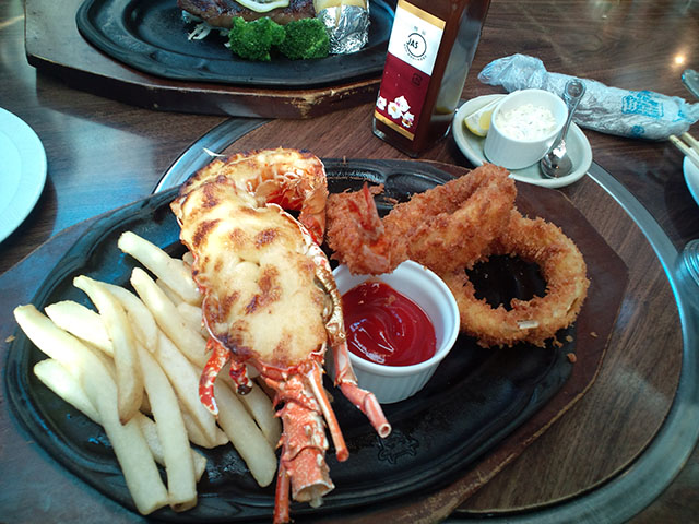 110814F1000018.jpg